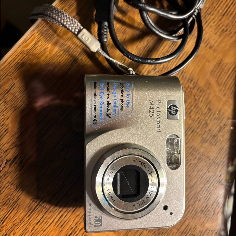 HP Photosmart M425 Digital Camera - Gray
